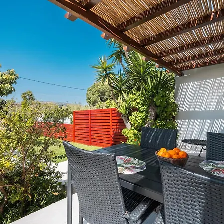 Ily's House Ferienhaus Pastida