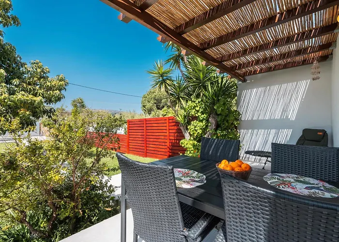 Ily's House Tatil Evi Pastida