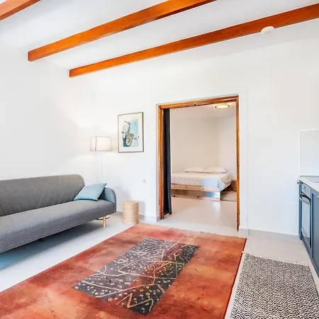 Ily's House Semesterbostad *